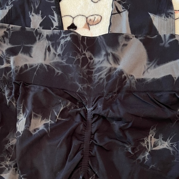 Stylish Black Tie-Dye Women's Leggings, size L - Picture 7 of 12